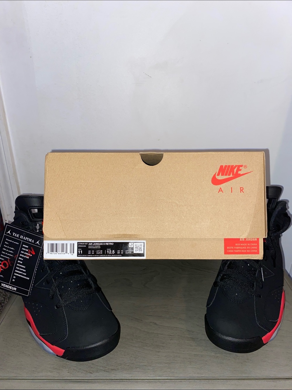 Brand new,never worn, authentic Jordan Men’s Retro High-Top Sneakers-Black & Red - Picture 5 of 5